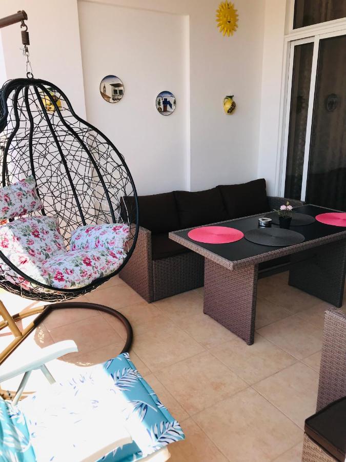 Pool Apartment Larnaca Buitenkant foto